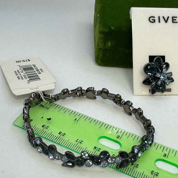 In original packaging GIVENCHY bracelet and earrings set - Picture 2 of 8